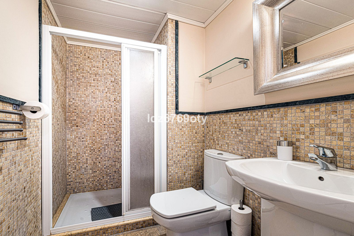 Appartement te koop in Benalmadena Costa | 2 slaapkamers H5114560