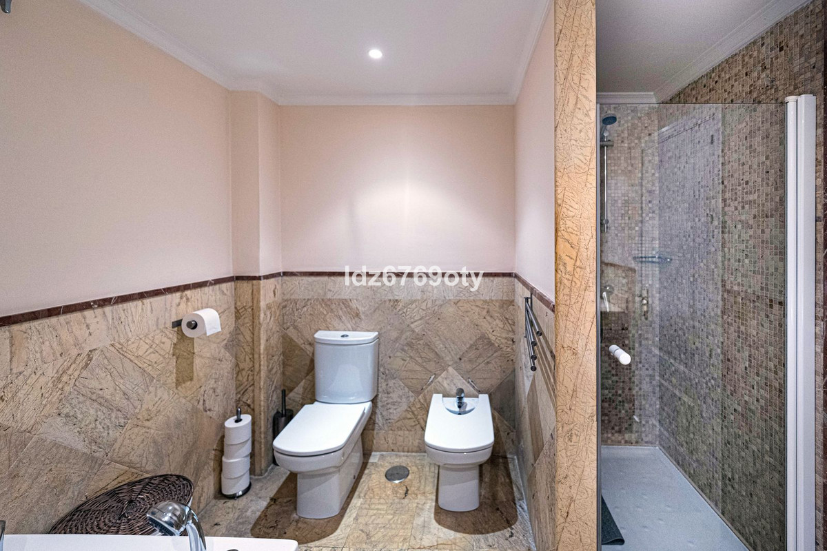 Appartement te koop in Benalmadena Costa | 2 slaapkamers H5114560