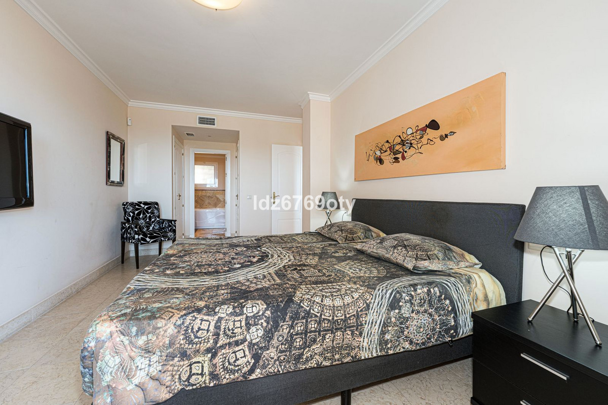Appartement te koop in Benalmadena Costa | 2 slaapkamers H5114560