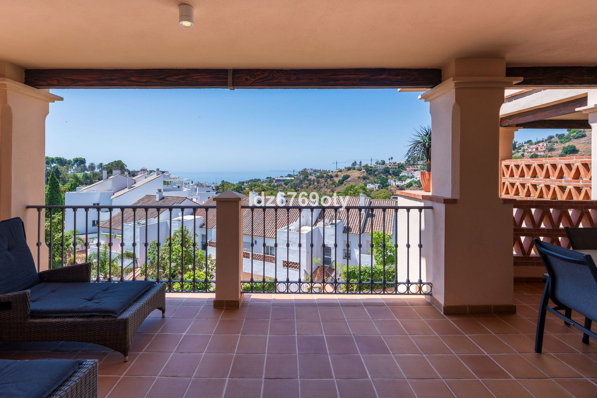 Appartement te koop in Benalmadena Costa | 2 slaapkamers H5114560