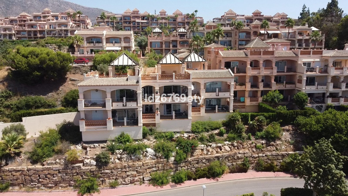 Appartement te koop in Benalmadena Costa | 2 slaapkamers H5114560