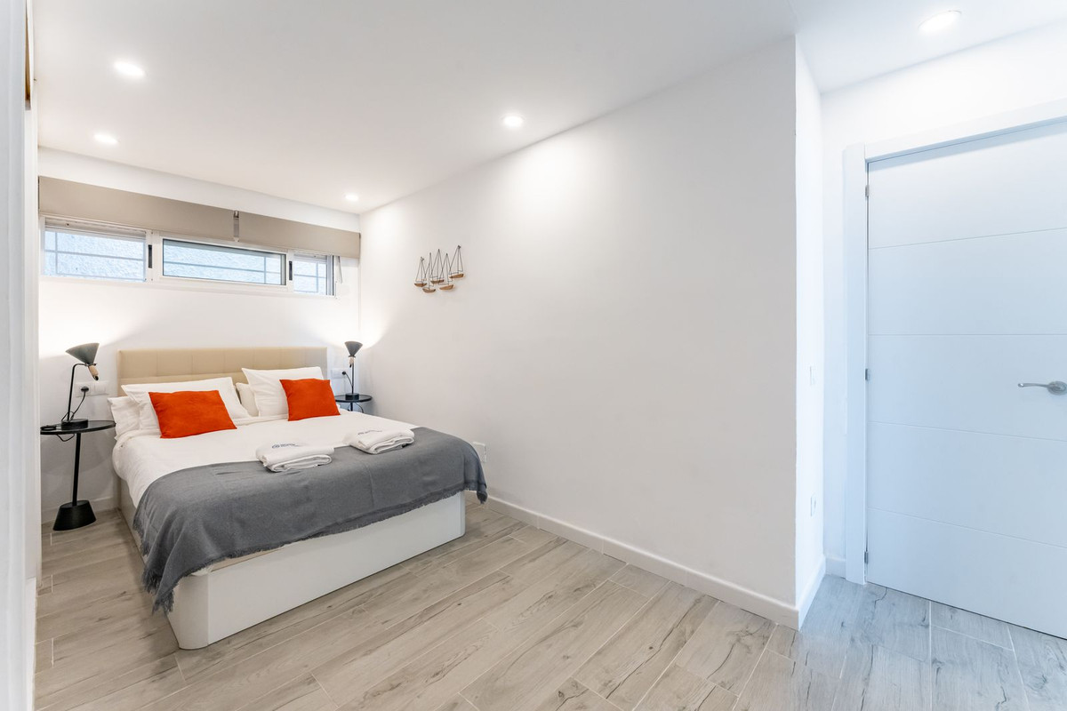 Apartment for sale in Benalmadena Costa | 7 bedrooms H5121442