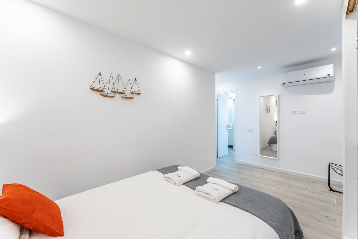 Apartment for sale in Benalmadena Costa | 7 bedrooms H5121442