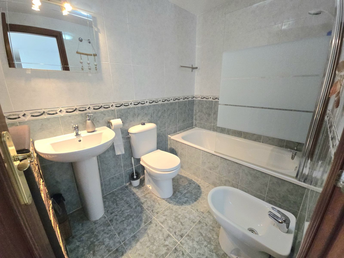 Appartement te koop in Benalmadena Costa | 2 slaapkamers H5131447