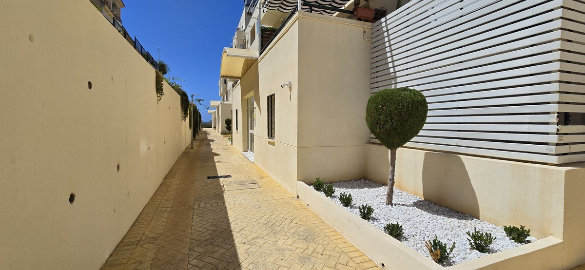Appartement te koop in Benalmadena Costa | 2 slaapkamers H5131447