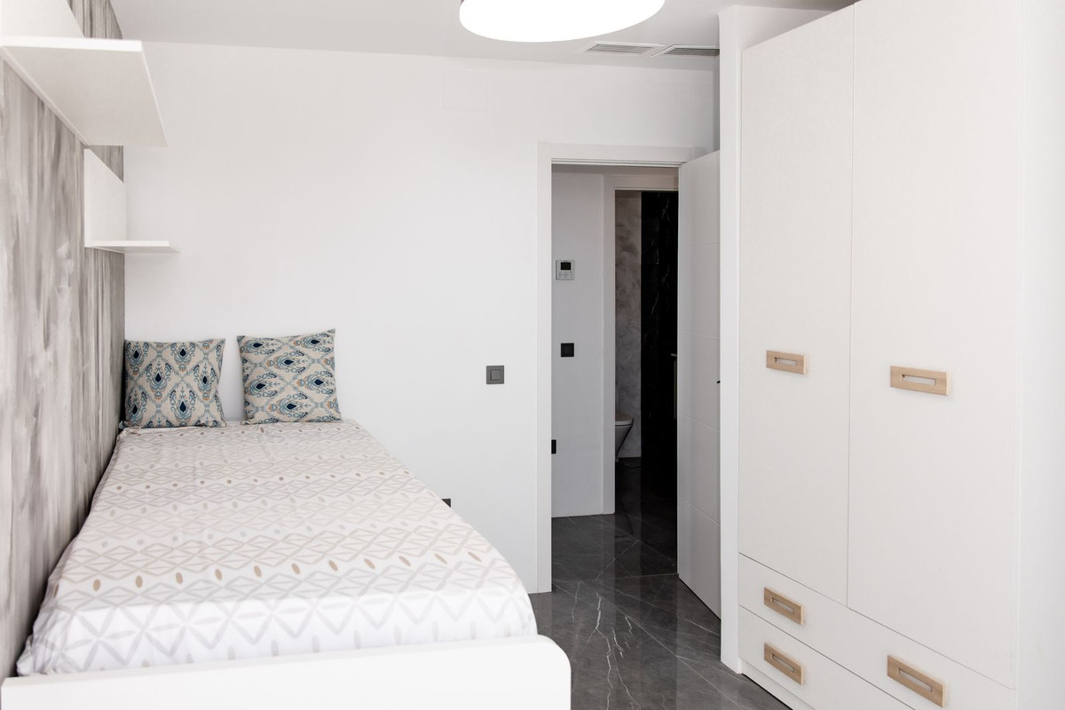 Appartement te koop in Benalmadena Costa | 2 slaapkamers H5158810