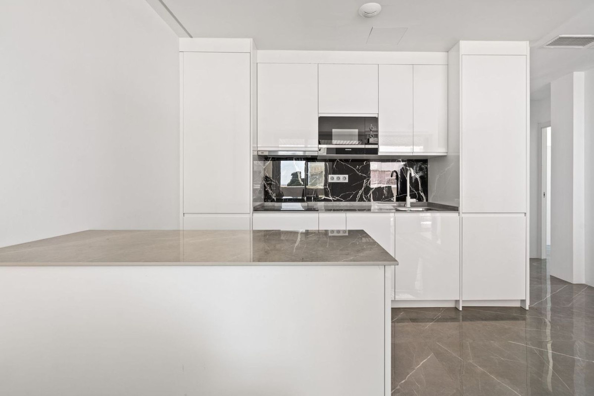 Appartement te koop in Benalmadena Costa | 2 slaapkamers H5158870