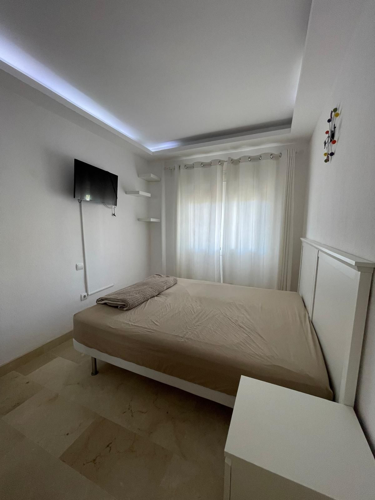 Appartement te koop in Torrequebrada | 2 slaapkamers H5214214