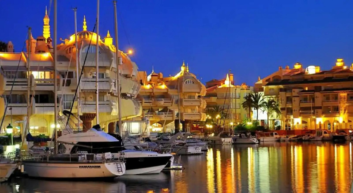 Appartement te koop in Benalmadena Costa | 2 slaapkamers H5223403