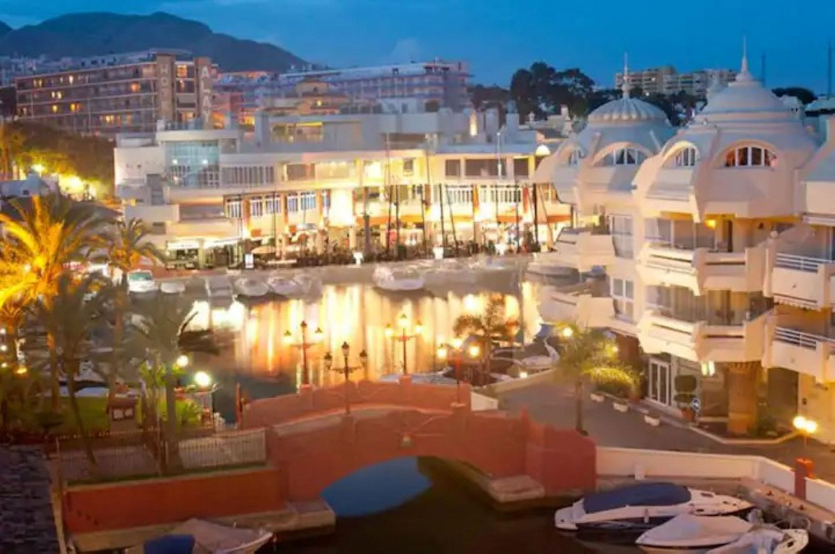 Appartement te koop in Benalmadena Costa | 2 slaapkamers H5223403