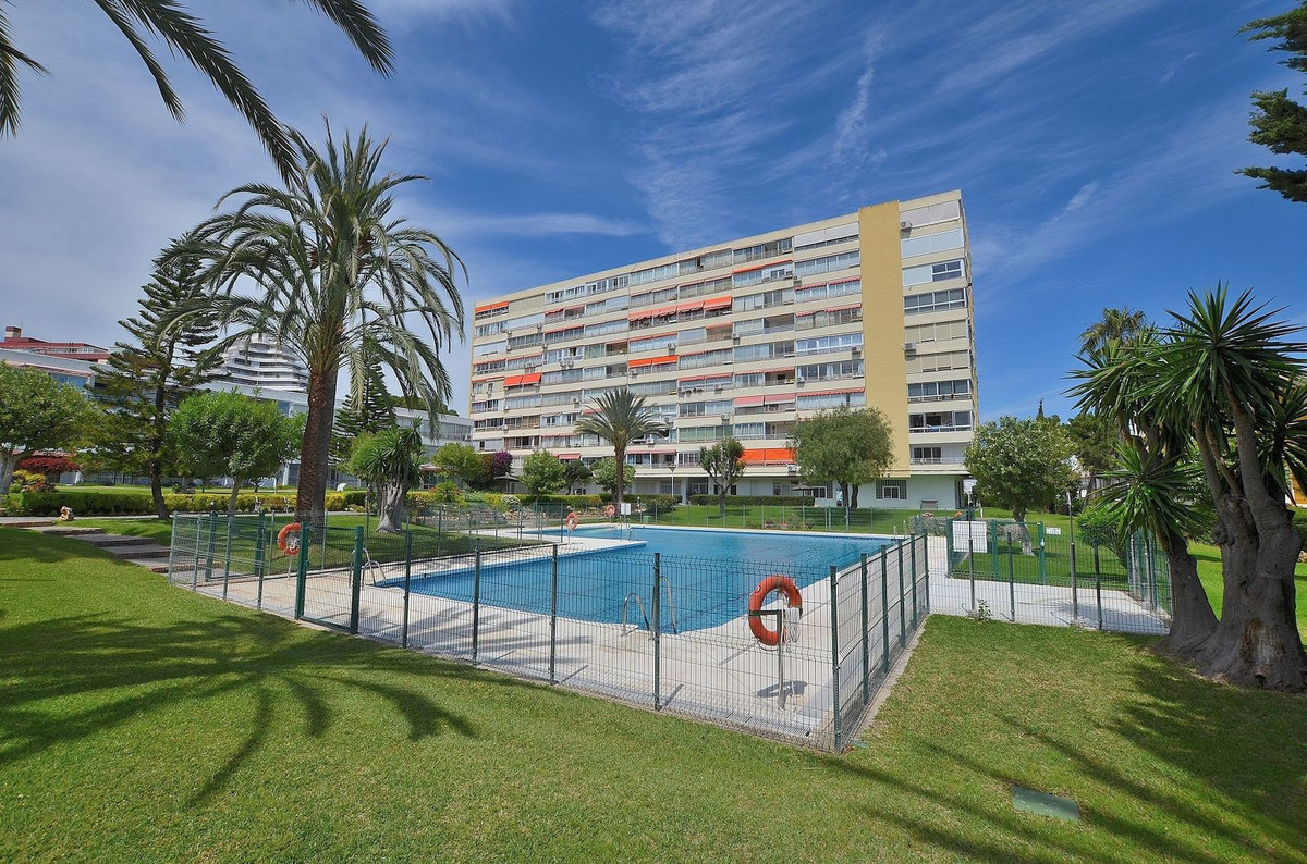 Appartement te koop in Benalmadena Costa | 2 slaapkamers H5245342