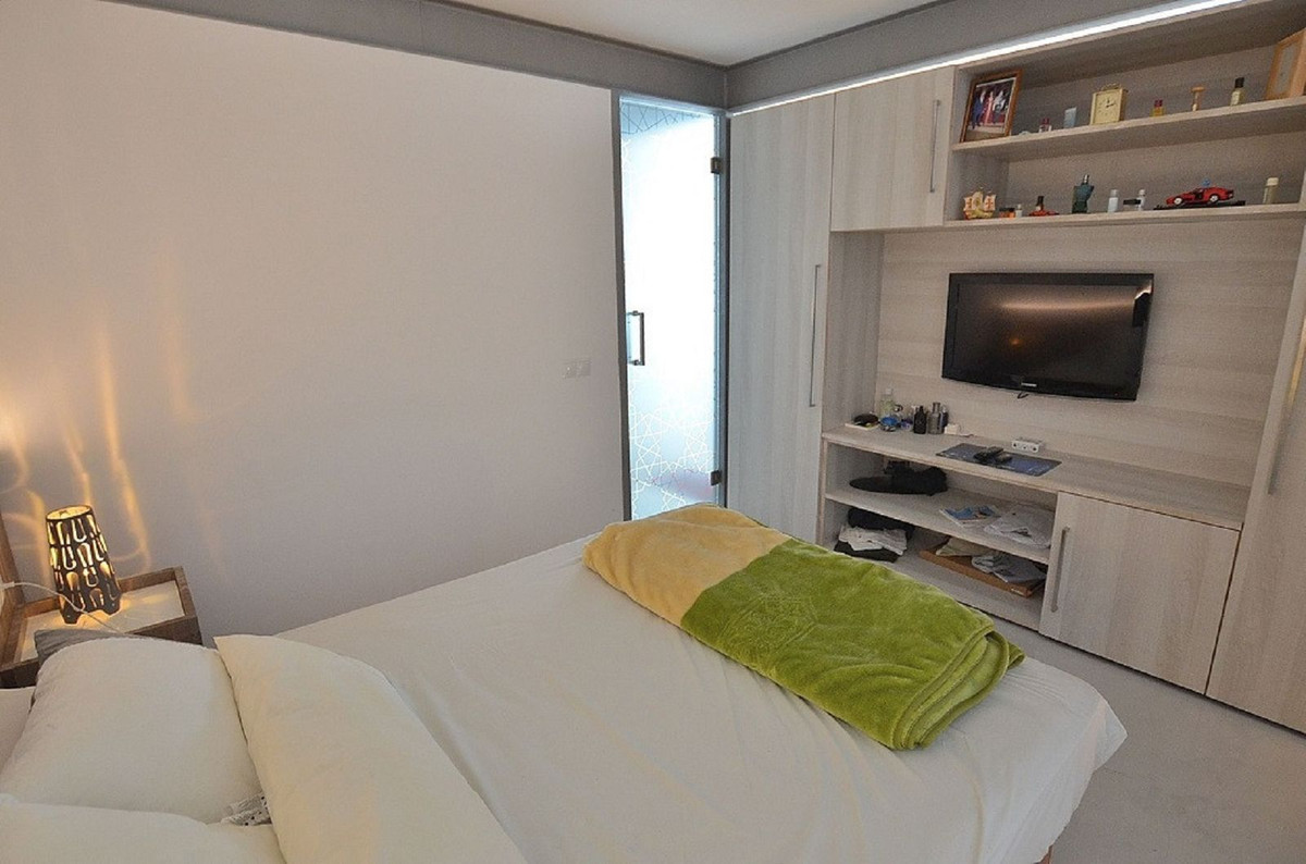 Appartement te koop in Benalmadena Costa | 2 slaapkamers H5245342