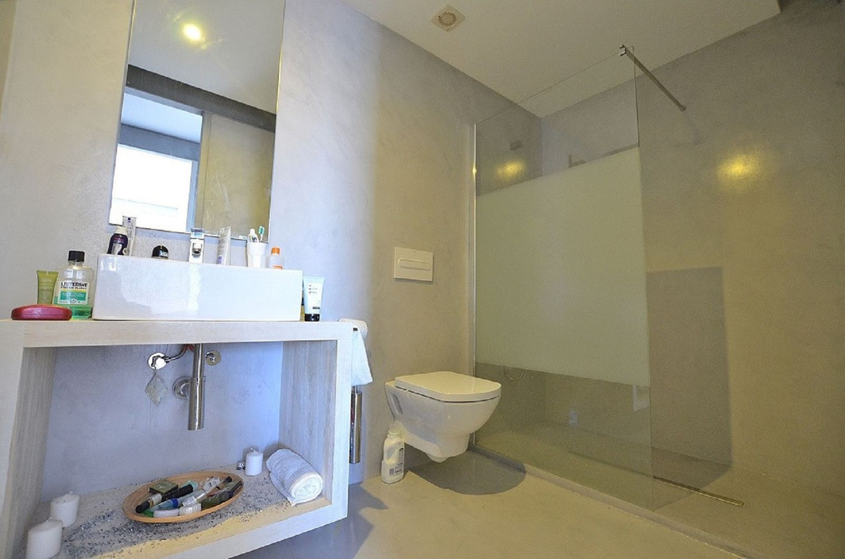 Appartement te koop in Benalmadena Costa | 2 slaapkamers H5245342