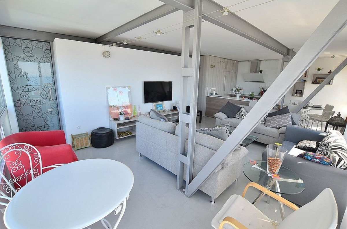 Appartement te koop in Benalmadena Costa | 2 slaapkamers H5245342