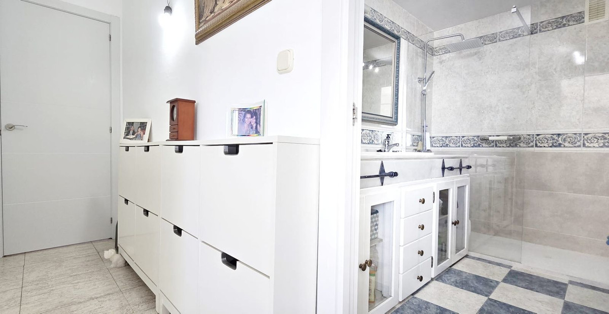 Appartement te koop in Benalmadena Costa | 4 slaapkamers H5315929
