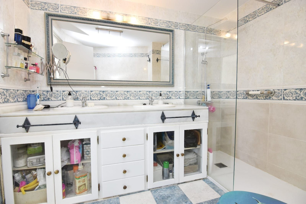 Appartement te koop in Benalmadena Costa | 4 slaapkamers H5315929