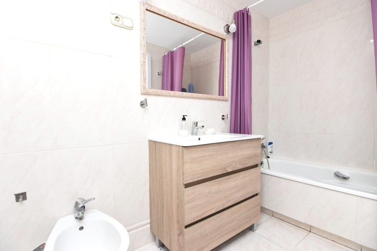 Appartement te koop in Benalmadena Costa | 4 slaapkamers H5315929