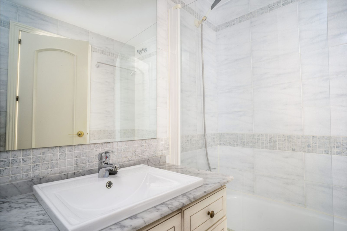 Appartement te koop in Benalmadena Costa | 3 slaapkamers H5324494