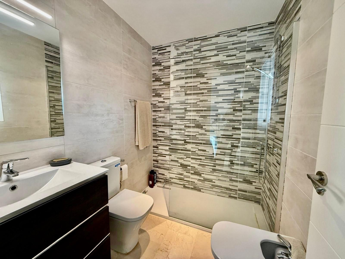 Appartement te koop in Benalmadena Costa | 2 slaapkamers H5324905