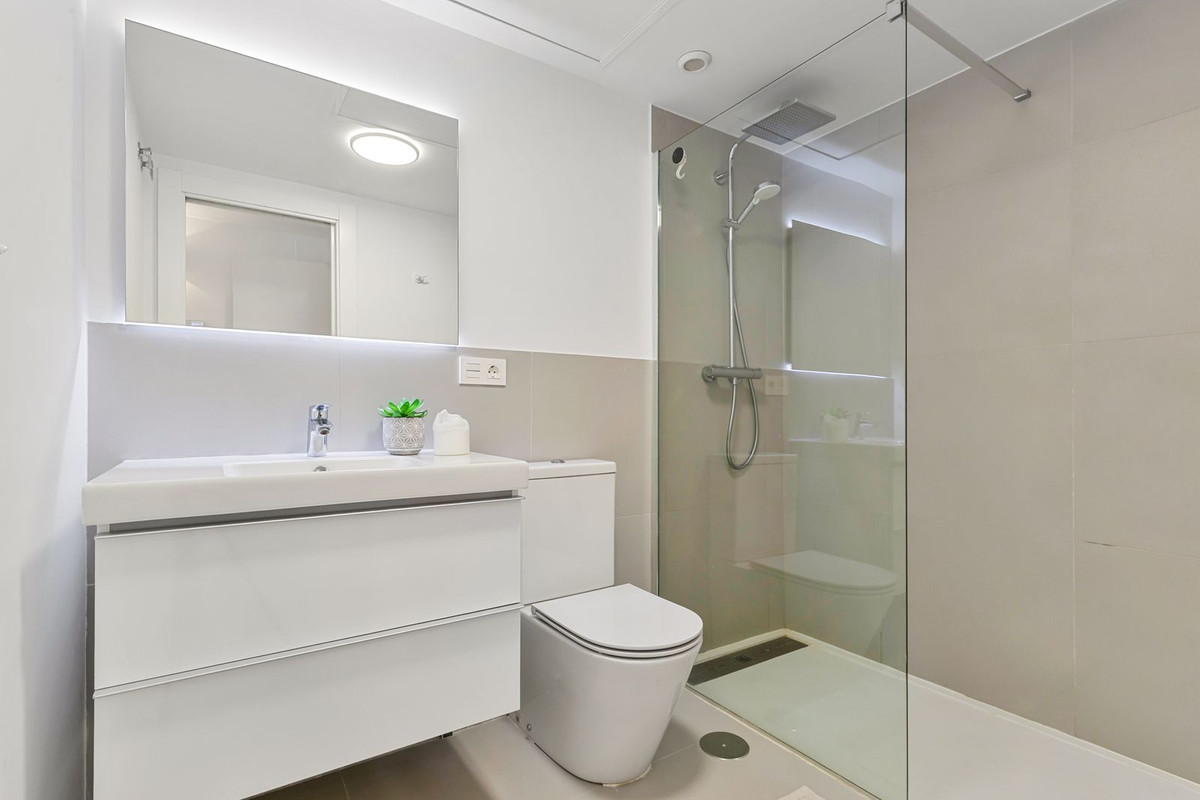 Appartement te koop in Benalmadena Costa | 3 slaapkamers H5330638