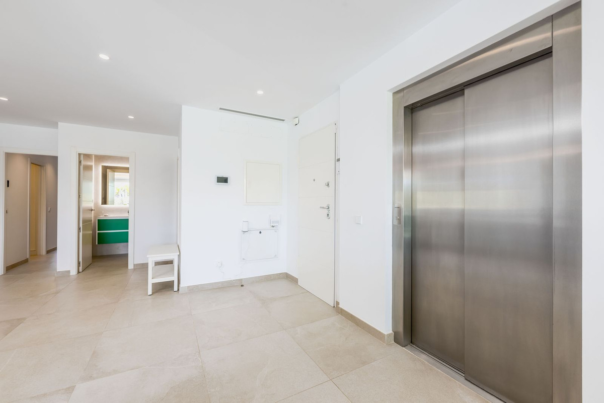 Appartement te koop in Benalmadena Costa | 2 slaapkamers H5330710