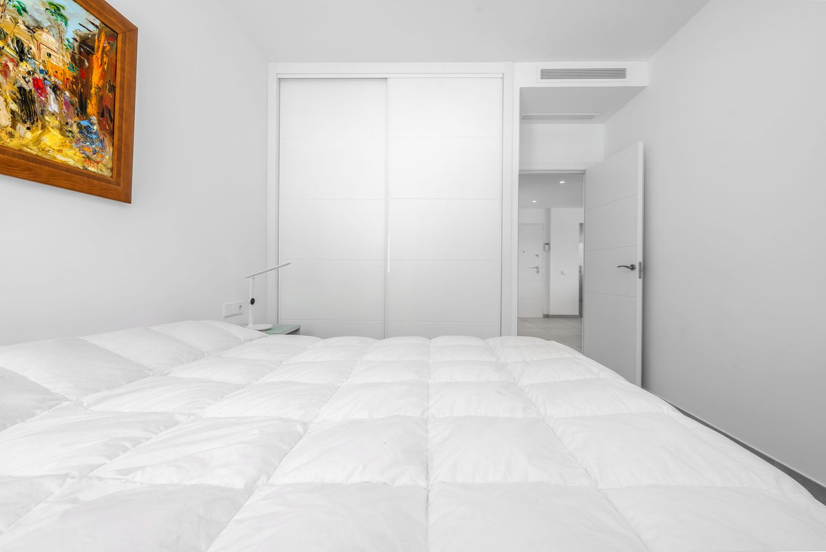 Appartement te koop in Benalmadena Costa | 2 slaapkamers H5330710