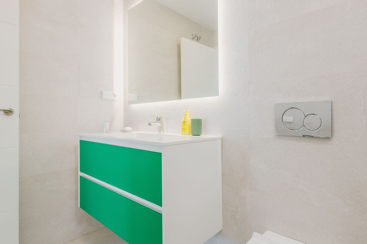 Appartement te koop in Benalmadena Costa | 2 slaapkamers H5330710