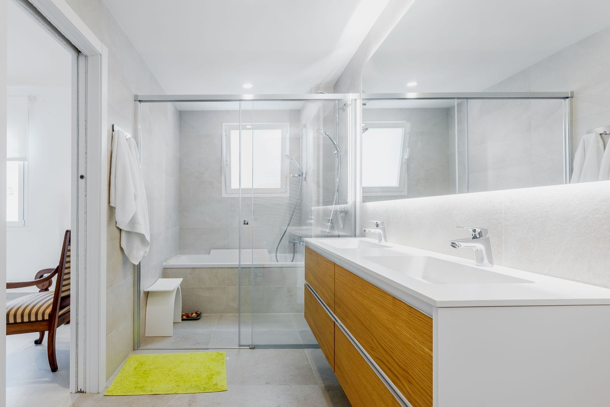 Appartement te koop in Benalmadena Costa | 2 slaapkamers H5330710