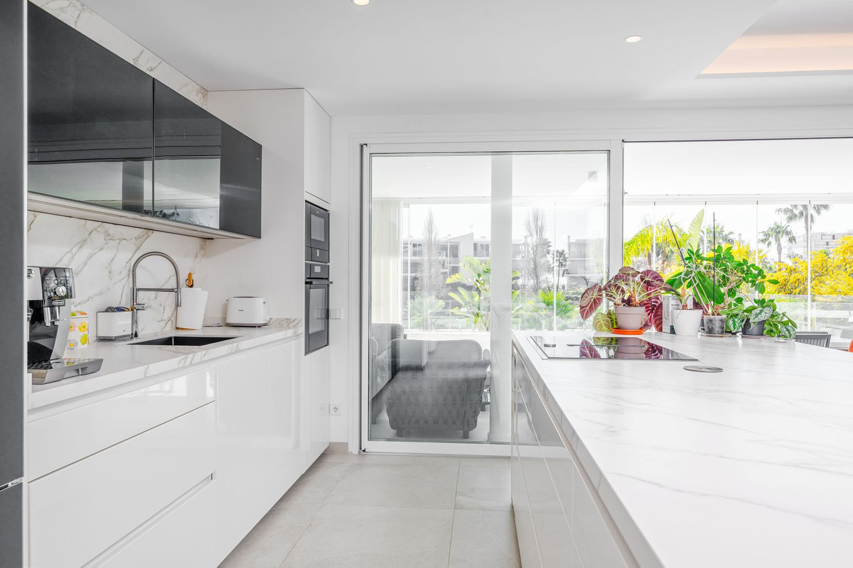 Appartement te koop in Benalmadena Costa | 2 slaapkamers H5330710