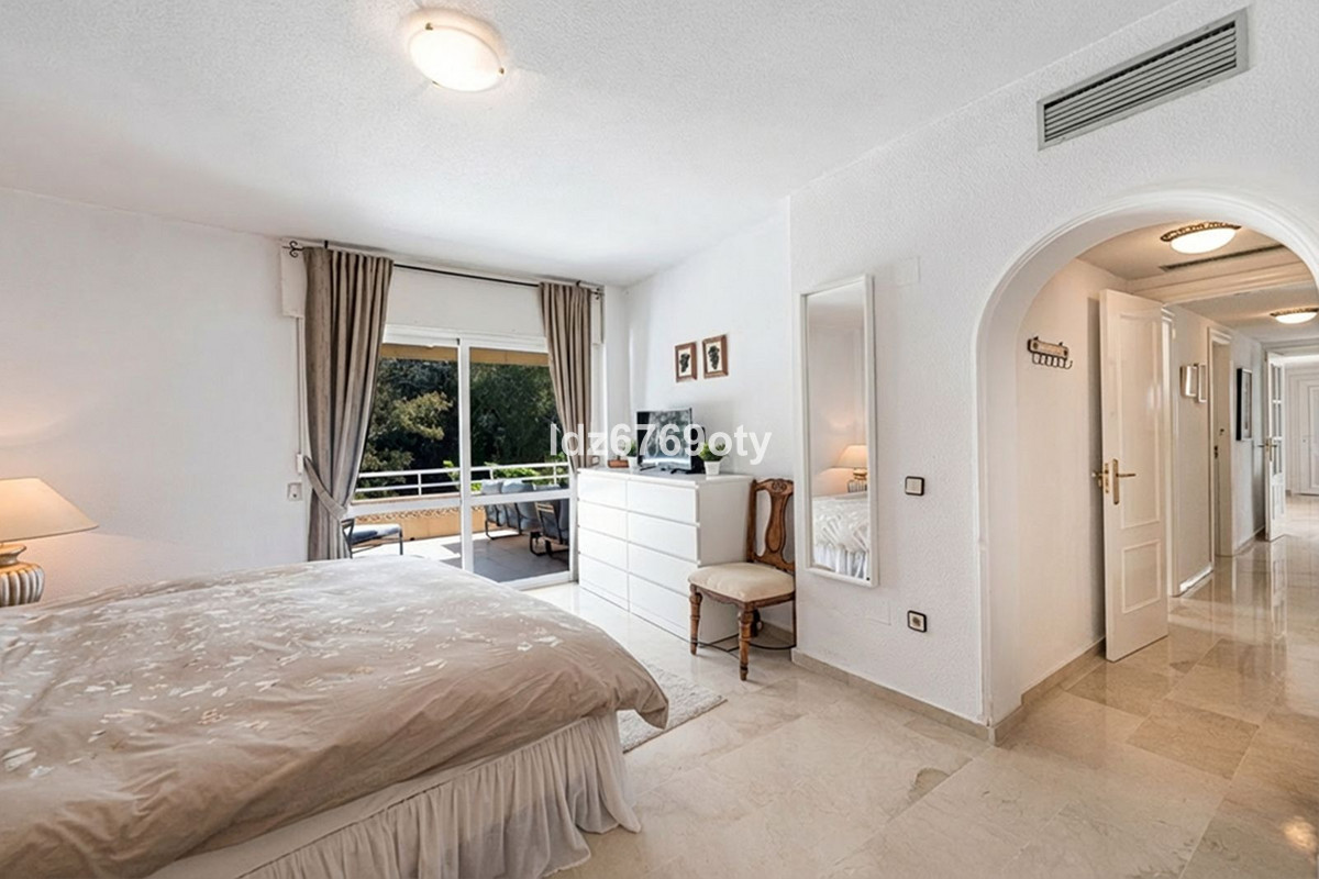 Appartement te koop in Benalmadena Costa | 3 slaapkamers H5348104