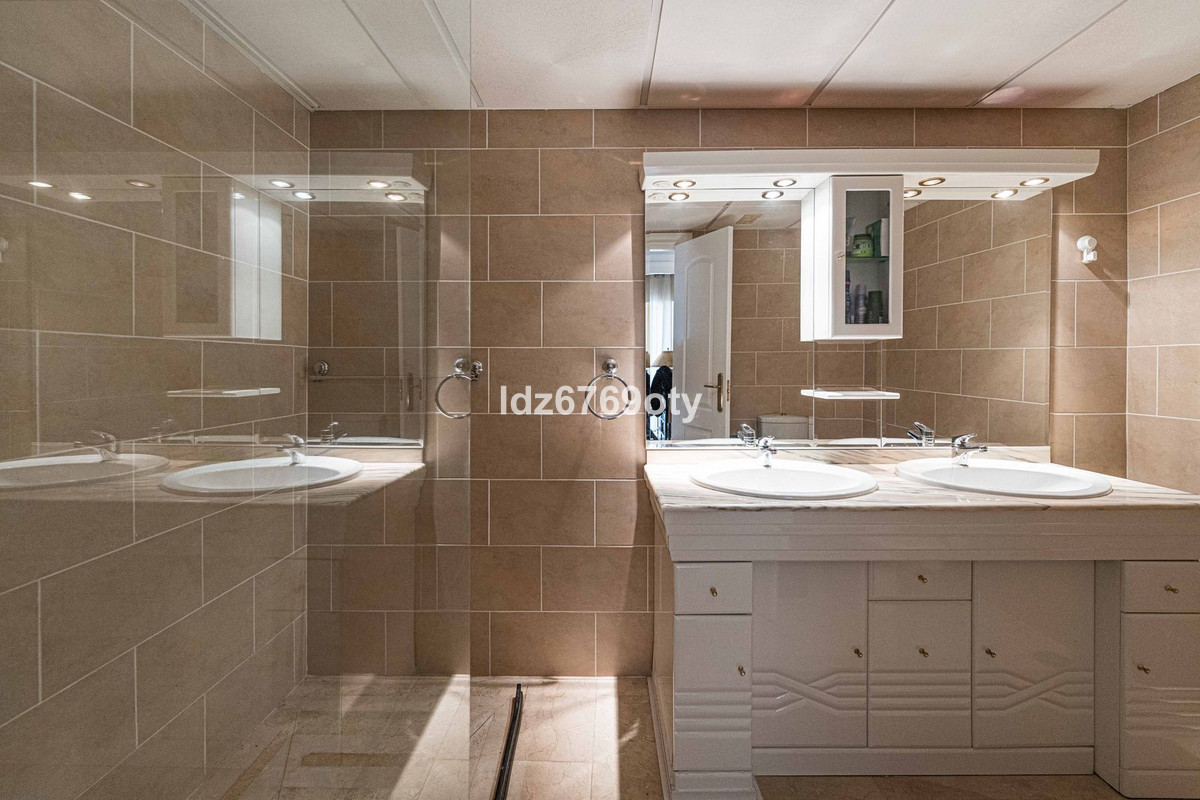 Appartement te koop in Benalmadena Costa | 3 slaapkamers H5348104