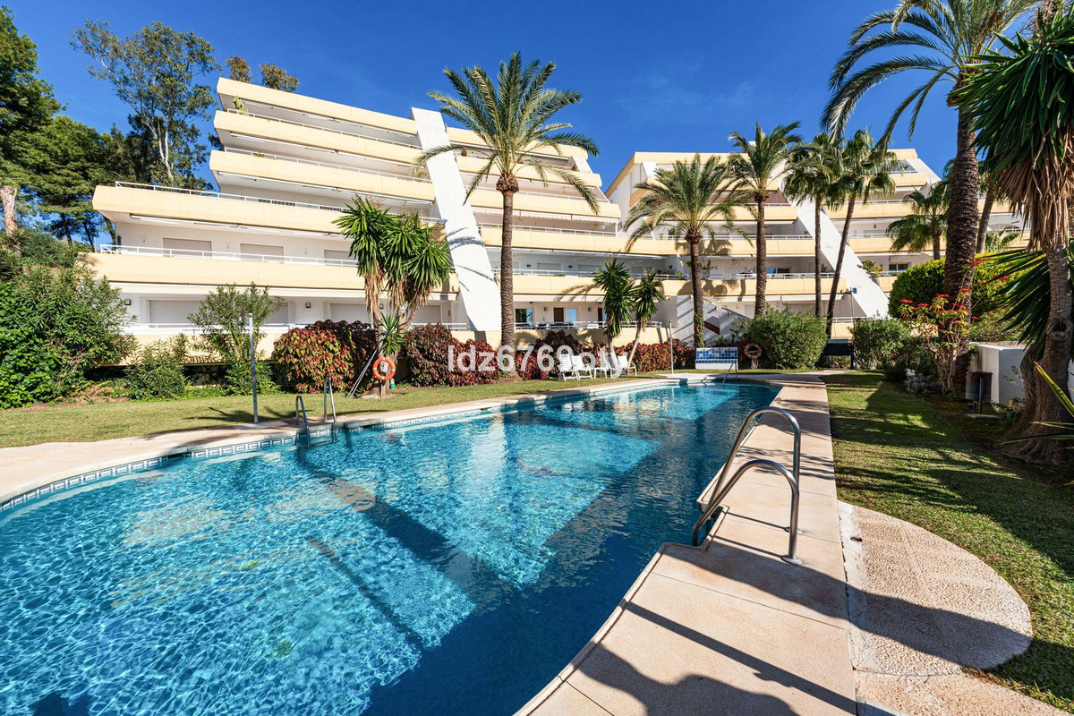 Appartement te koop in Benalmadena Costa | 3 slaapkamers H5348104