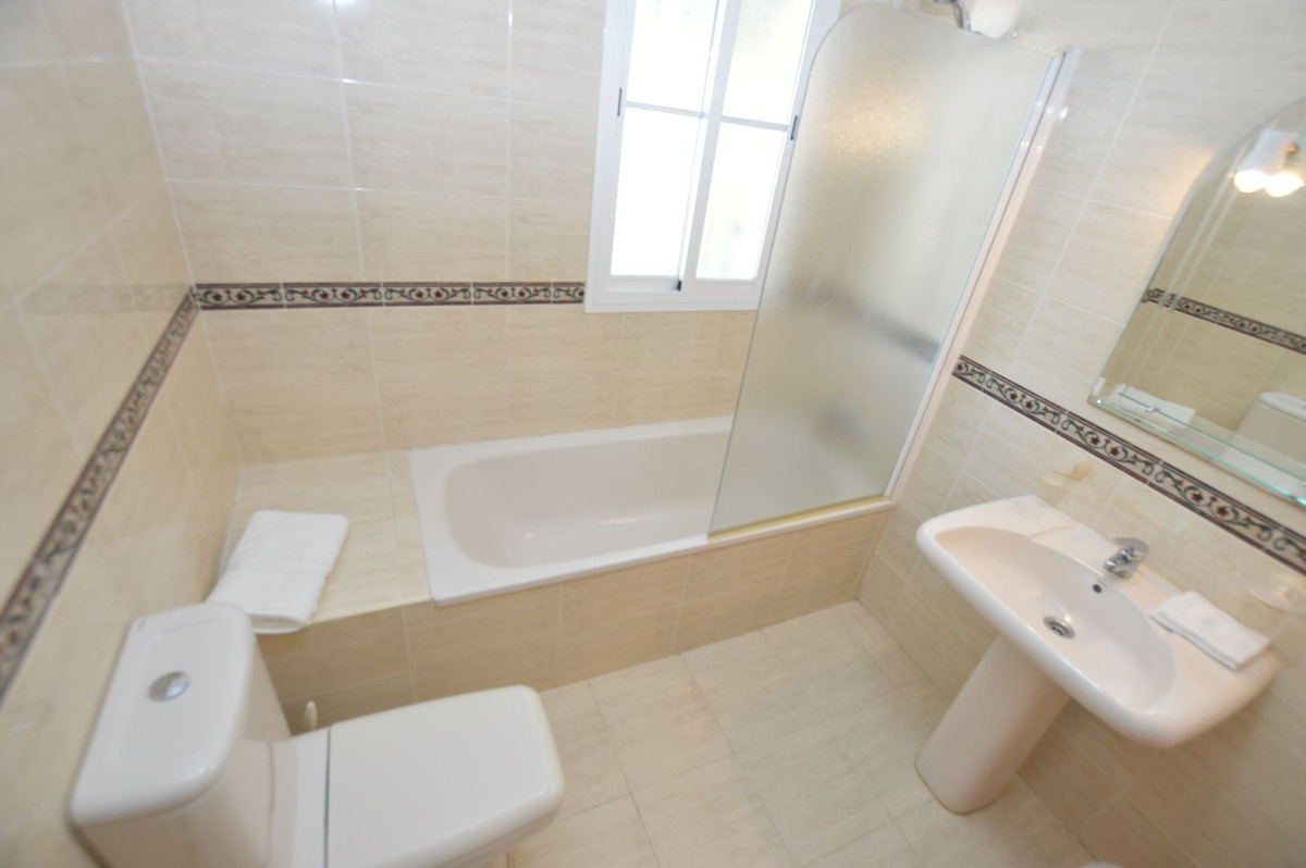 Appartement te koop in Benalmadena Costa | 2 slaapkamers H5353513