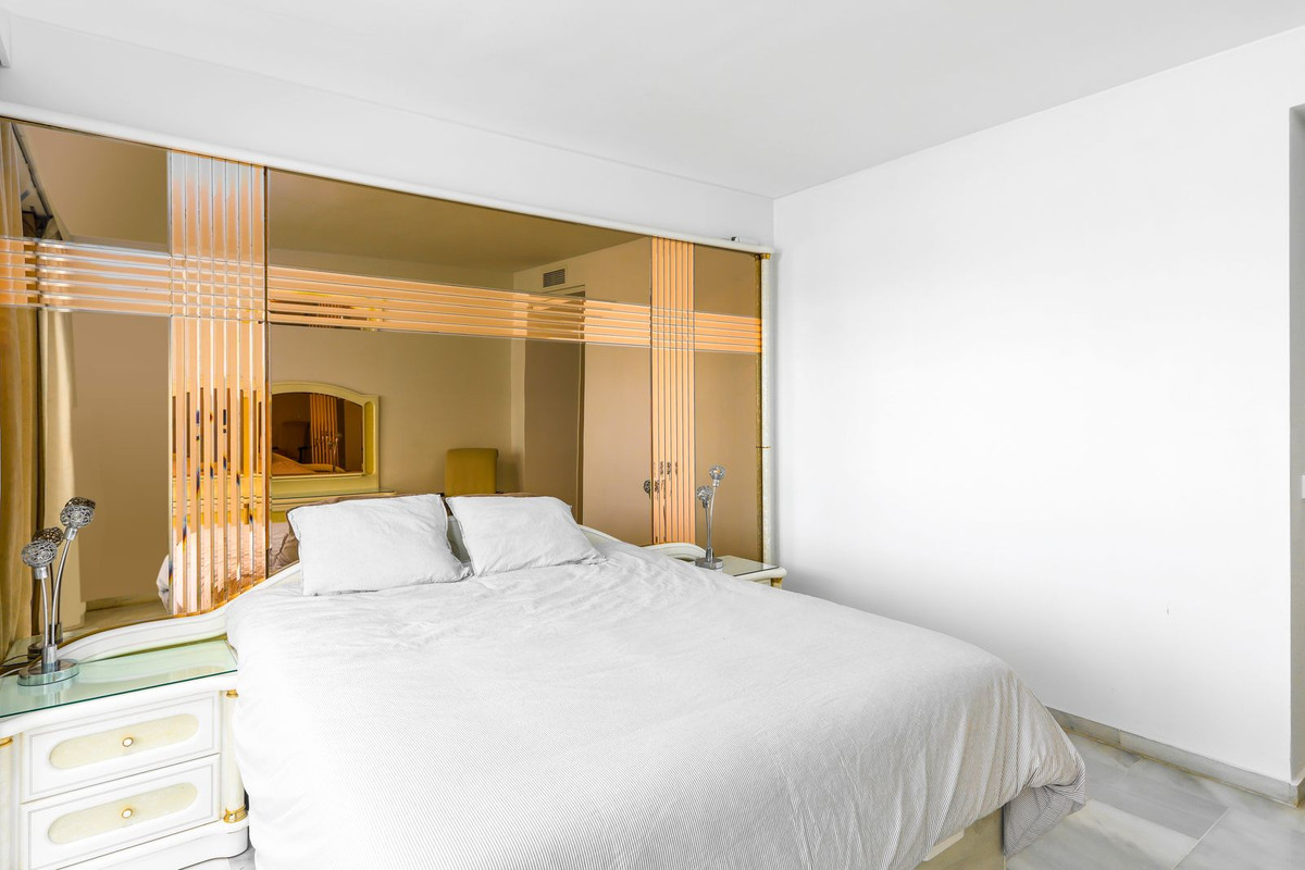 Appartement te koop in Benalmadena Costa | 2 slaapkamers H5359276