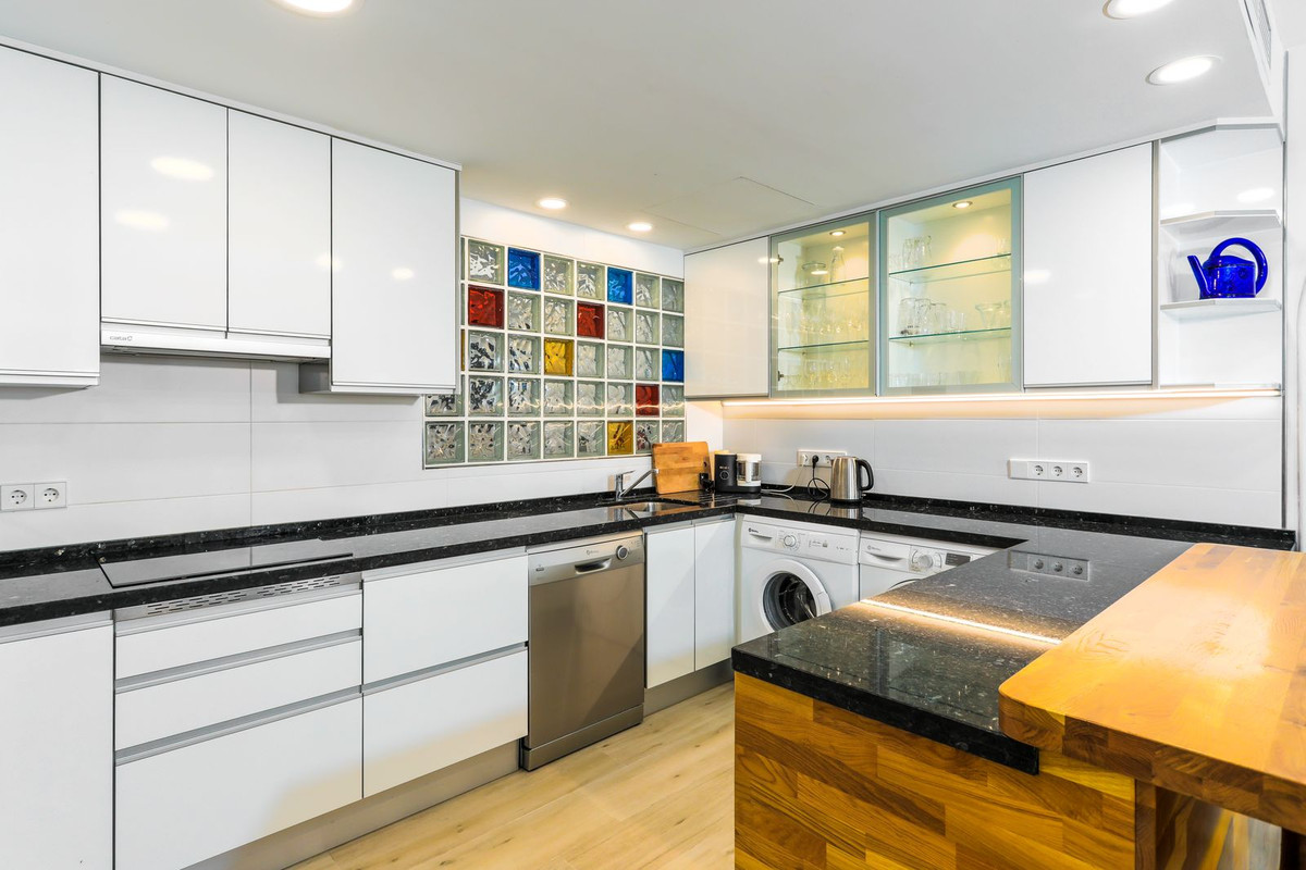 Appartement te koop in Benalmadena Costa | 2 slaapkamers H5359276