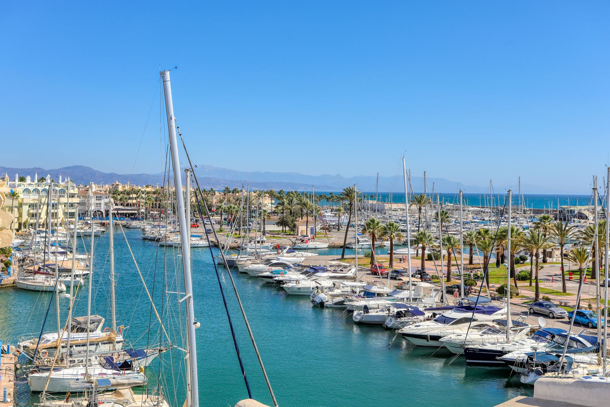 Appartement te koop in Benalmadena Costa | 2 slaapkamers H5359276