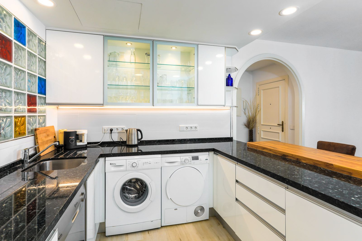 Appartement te koop in Benalmadena Costa | 2 slaapkamers H5359276