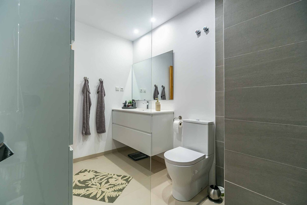 Appartement te koop in Benalmadena Costa | 2 slaapkamers H5363956