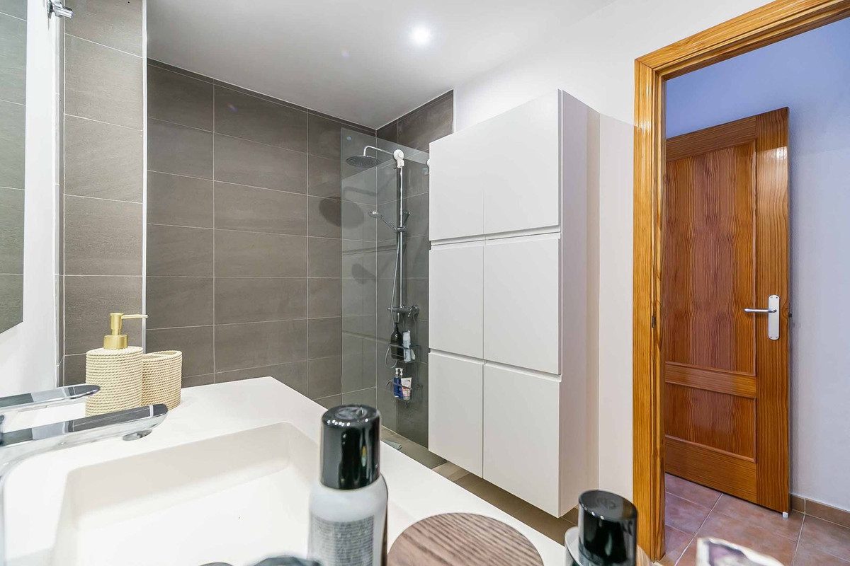 Appartement te koop in Benalmadena Costa | 2 slaapkamers H5363956