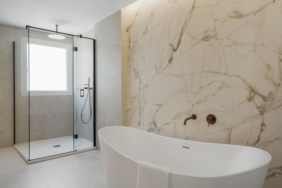 Appartement te koop in Benalmadena Costa | 3 slaapkamers H5366203