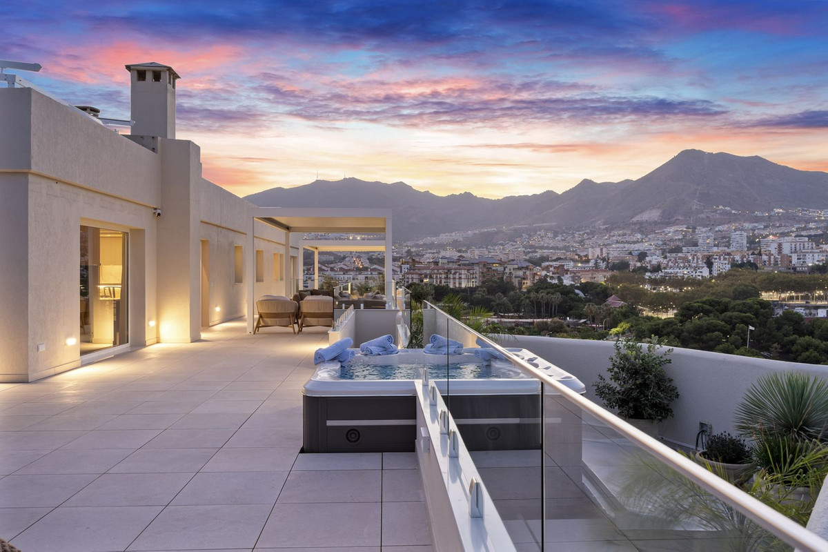 Appartement te koop in Benalmadena Costa | 3 slaapkamers H5366203