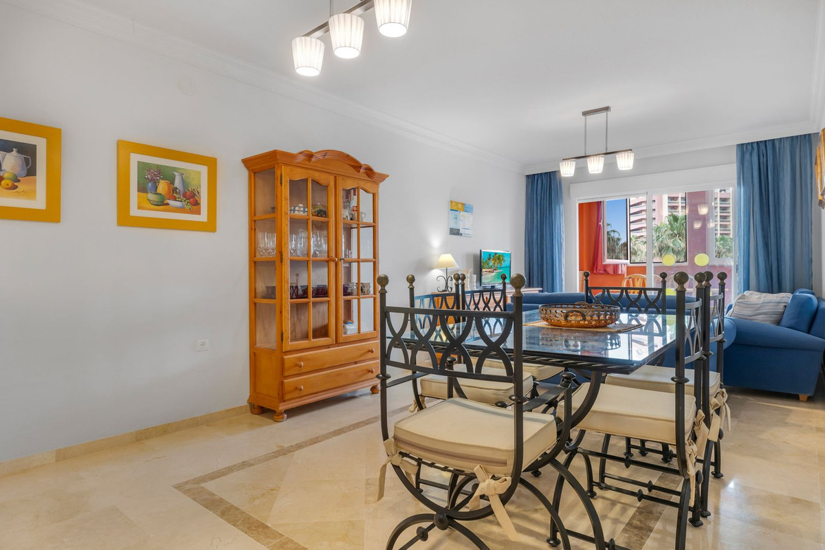 Appartement te koop in Benalmadena Costa | 2 slaapkamers H5407168