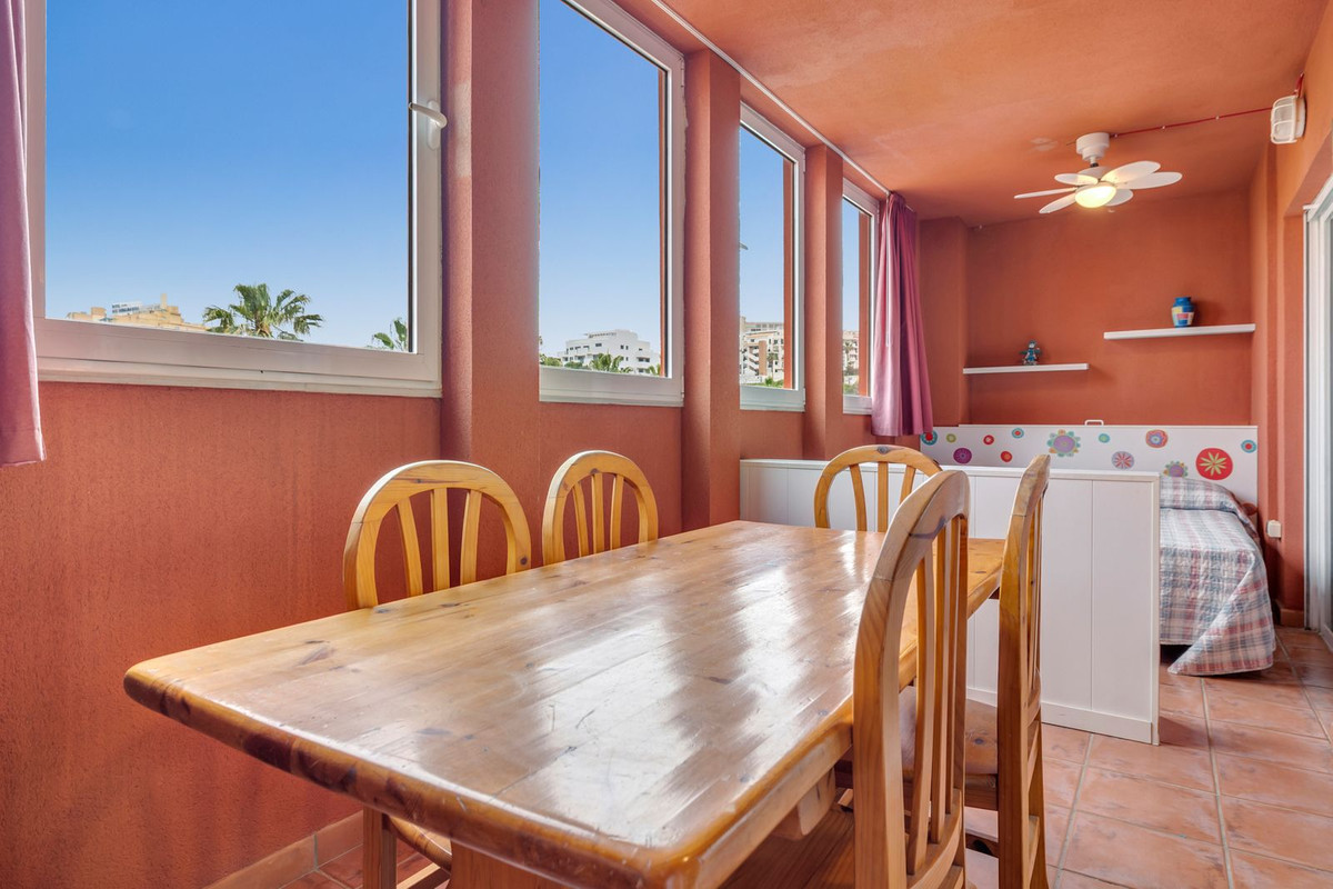 Appartement te koop in Benalmadena Costa | 2 slaapkamers H5407168