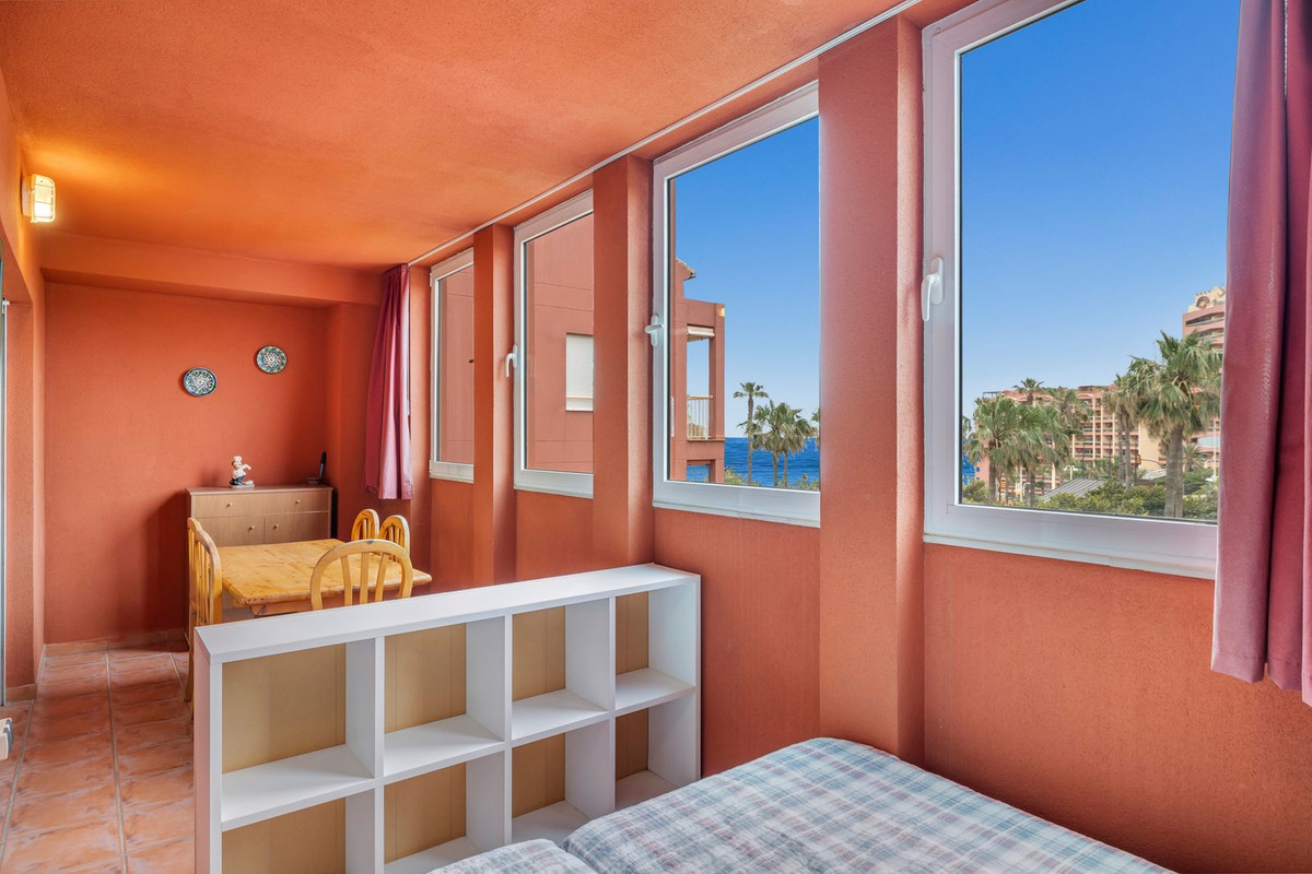 Appartement te koop in Benalmadena Costa | 2 slaapkamers H5407168