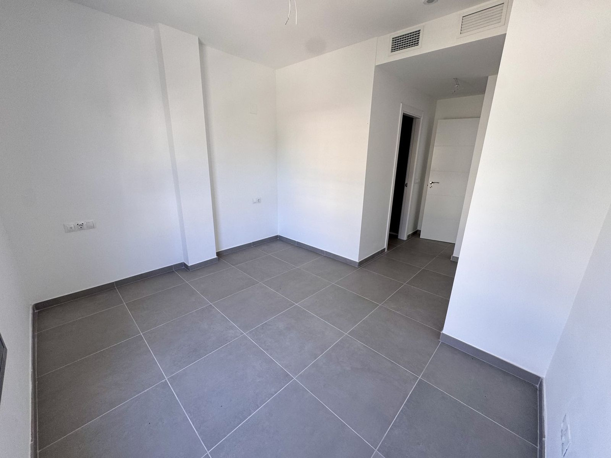 Appartement te koop in Benalmadena Costa | 2 slaapkamers H5443981