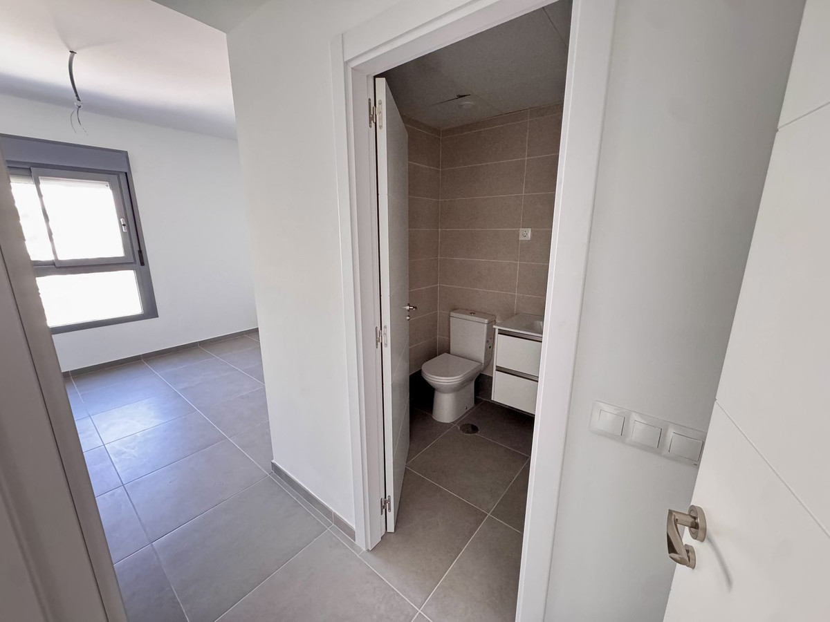 Appartement te koop in Benalmadena Costa | 2 slaapkamers H5443981