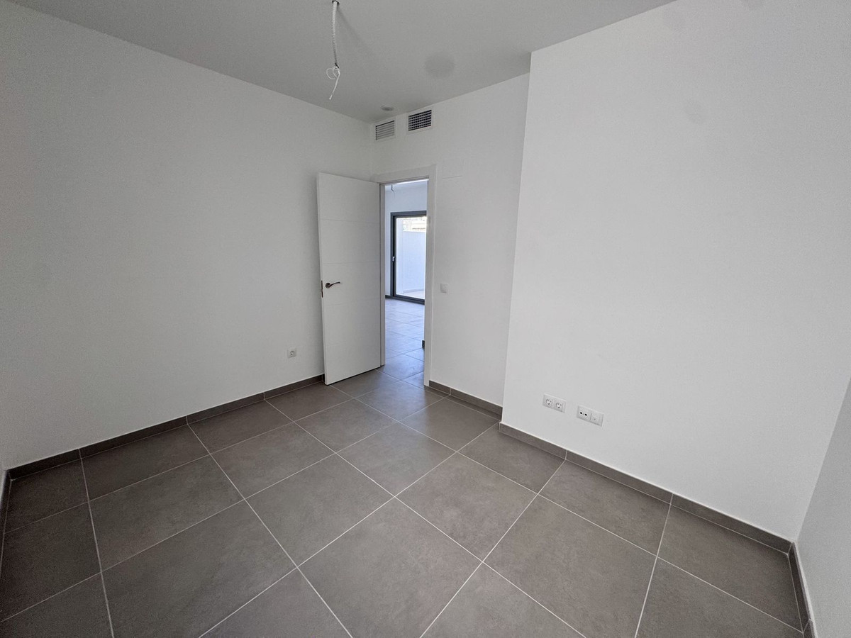 Appartement te koop in Benalmadena Costa | 2 slaapkamers H5443981