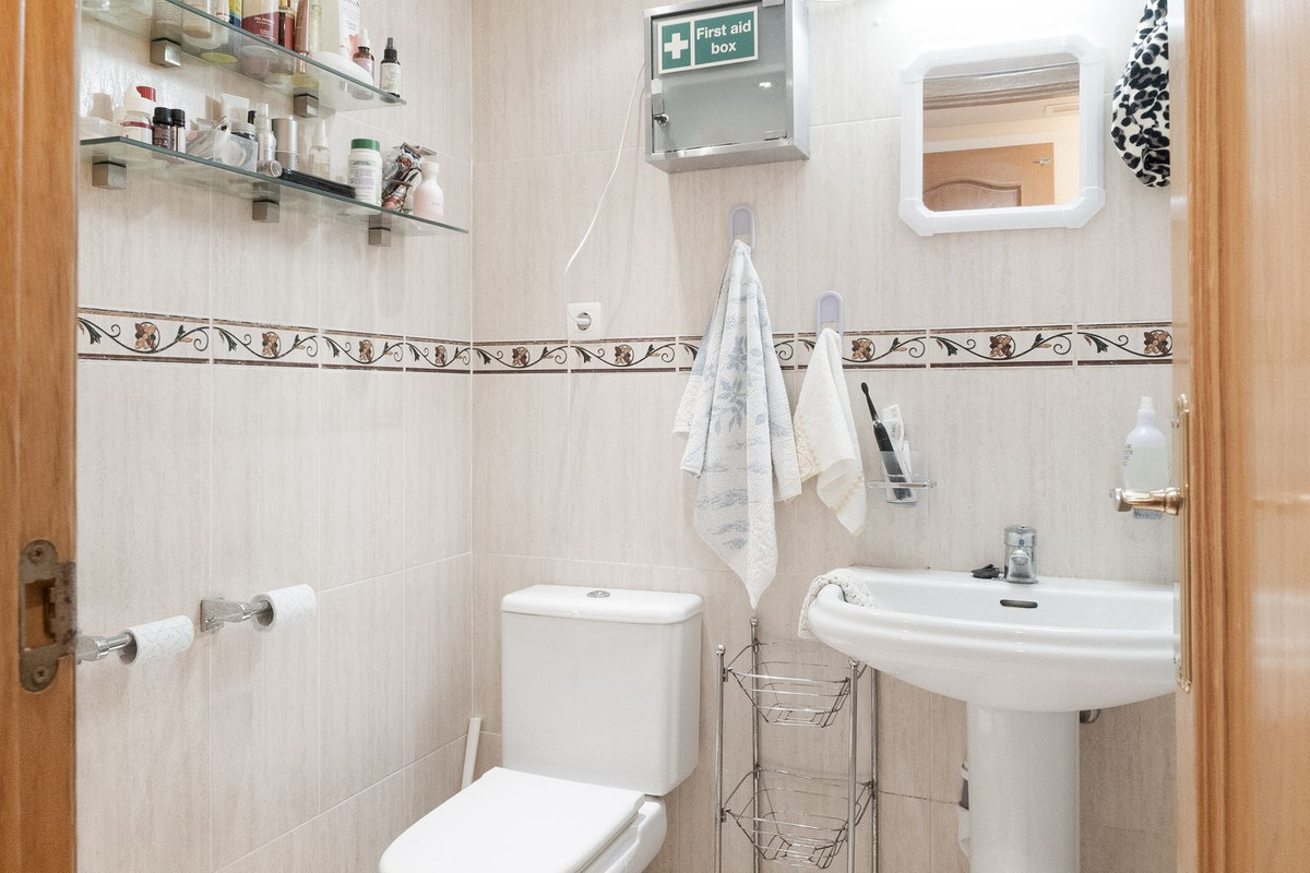 Appartement te koop in Benalmadena Costa | 2 slaapkamers H5447116