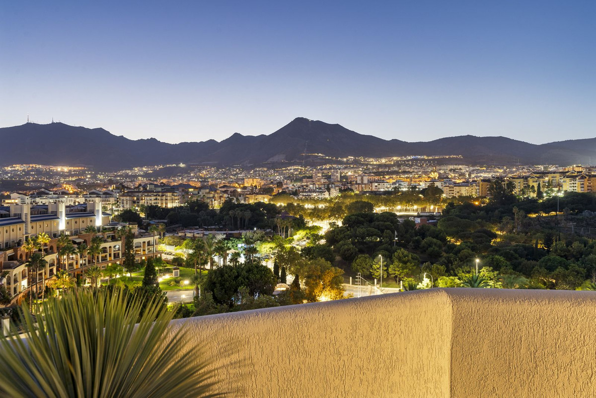 Appartement te koop in Benalmadena Costa | 3 slaapkamers H5453518
