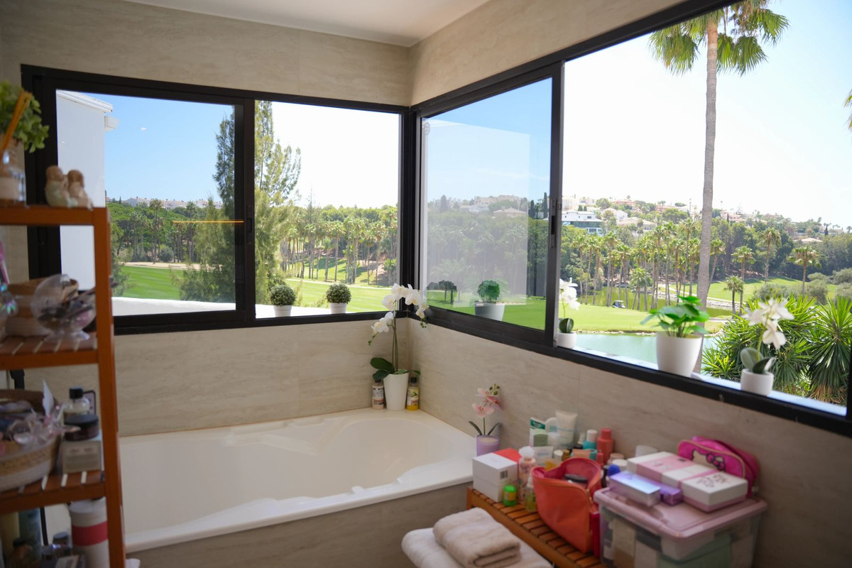 Huis te koop in Benalmadena Costa | 4 slaapkamers H5460397